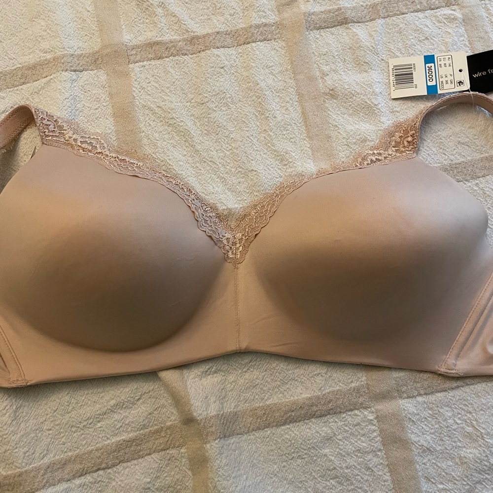 Wacoal softly styled soft cup t shirt bra, 36ddd, NWT